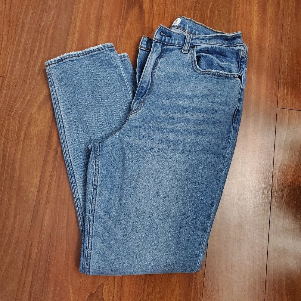 Abercrombie & Fitch Curve Love Ultra High Rise Slim Straight Jeans